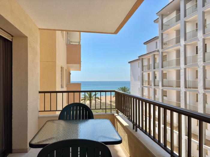 Apartamento en Peñíscola con terraza, piscina y vistas al mar, Zona Papa Luna
