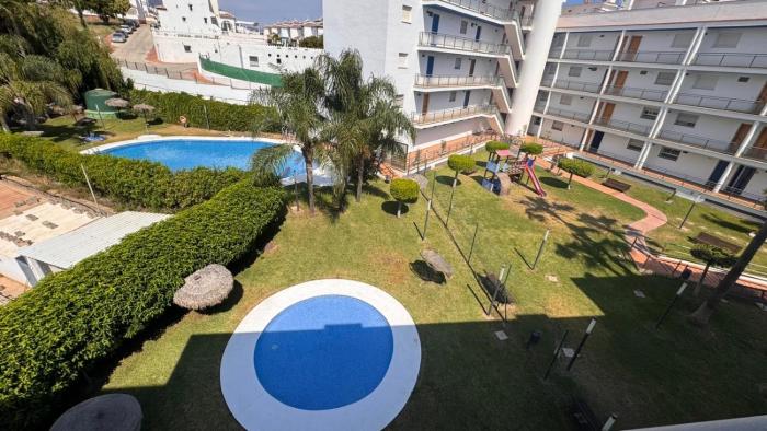 Cozy apartment in Torrox Costa, next to the beach