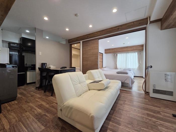 NEW PS508 Susukino Family Room
