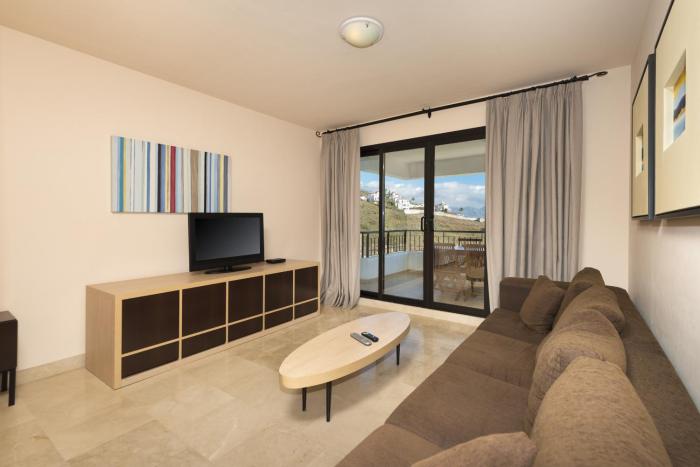 Amplio apartamento de 2 dormitorios vista mar lateral