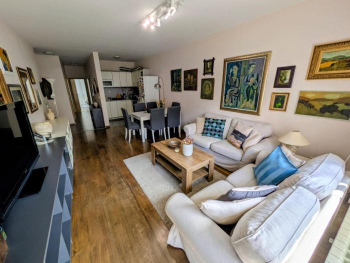 Modern Apartment Near City Center