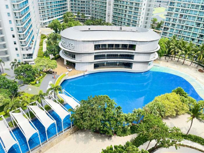 Azure Urban Resort Staycation WCG