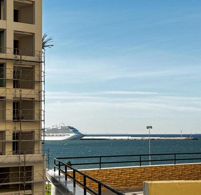 Sea View , Beach , 3BR , McDonalds , TGV , Parking