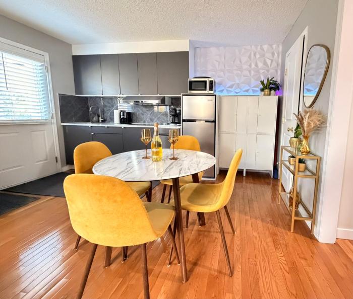 Luxury 2 bedroom furnished Basement in NW Calgary