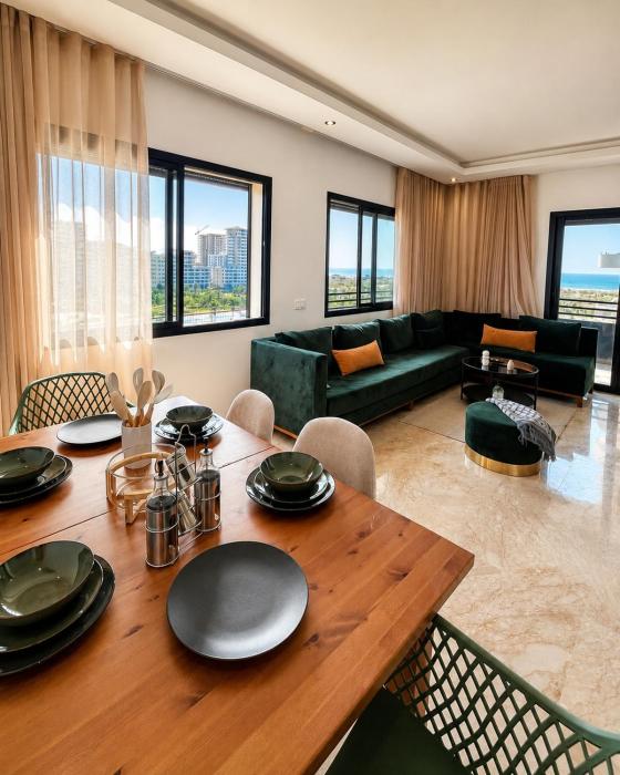 Sea & Park View Apartment - Wifi, Netflix & IPTV