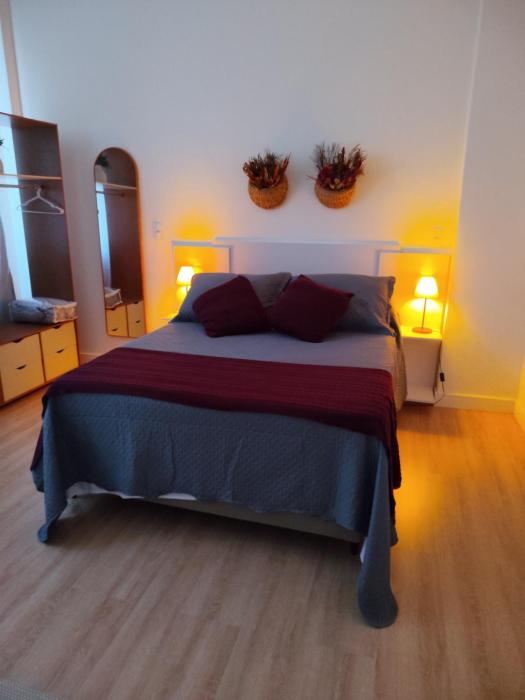 Apartamento todo reformado e decorado, pertinho da praia