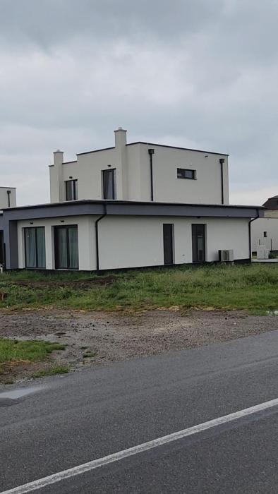 Zemira house