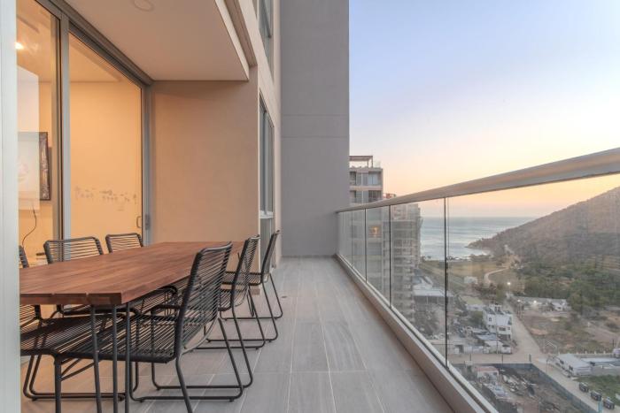Moderno Apto de Lujo con Balcon Cerca del Mar