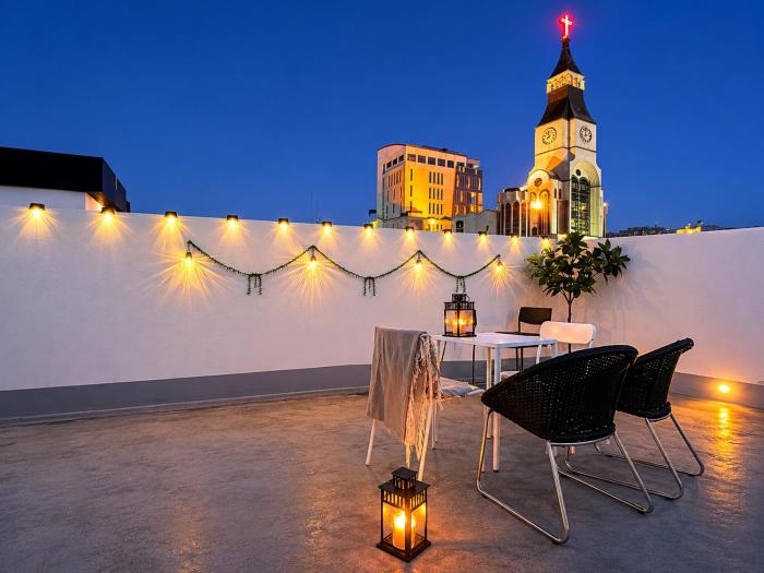 Moonlight Rooftop In Daegu Cathedral View & Cozy Room For 8 Guests