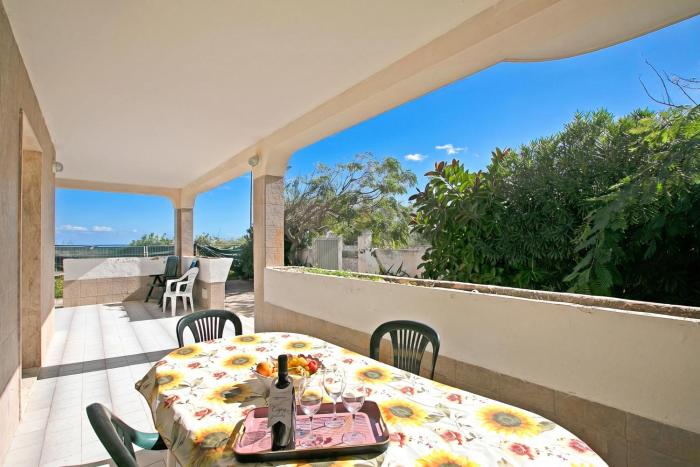Villa Dei Fanti On The Sandy Beach - Happy Rentals