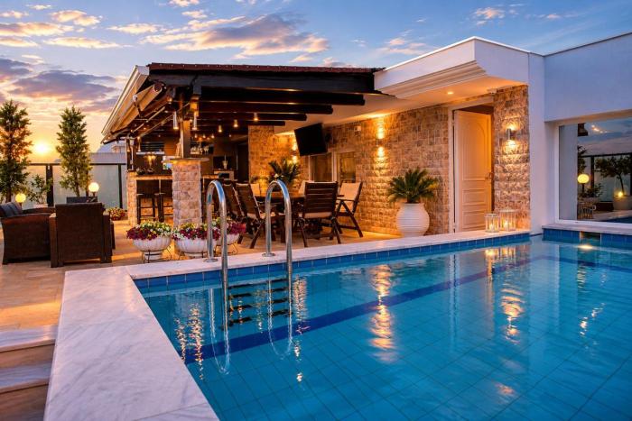 Luxury Penthouse with private pool