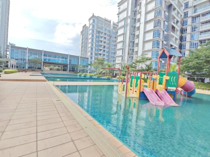 Senai Garden Apartment near Airport
