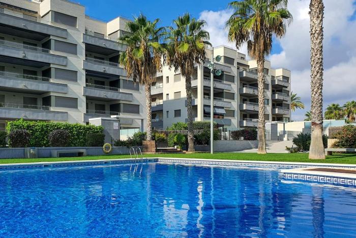 AT079 Apartment with pool 250 m from the beach