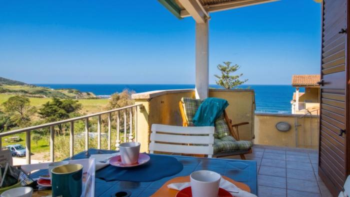 Casa dei Navigatori with Sea-View Terrace