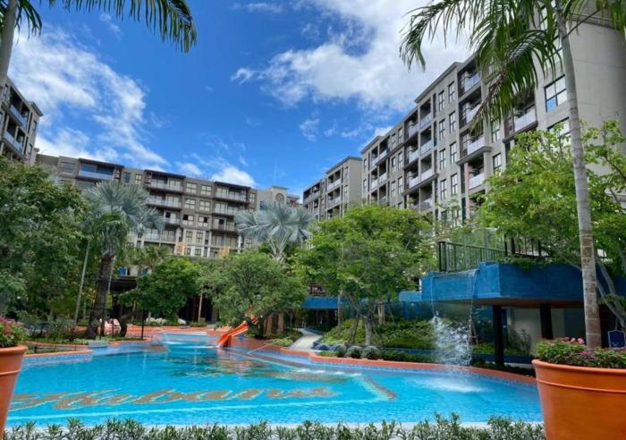 La Habana Huahin by Ying