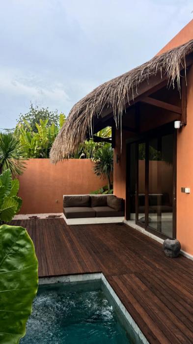 Omu House 2b villa with pool and Free SPA access