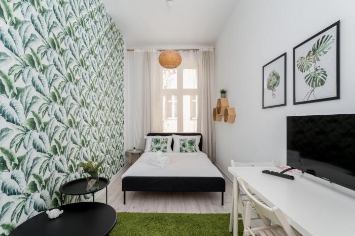 Main Square Homely Apartment by BookingHost