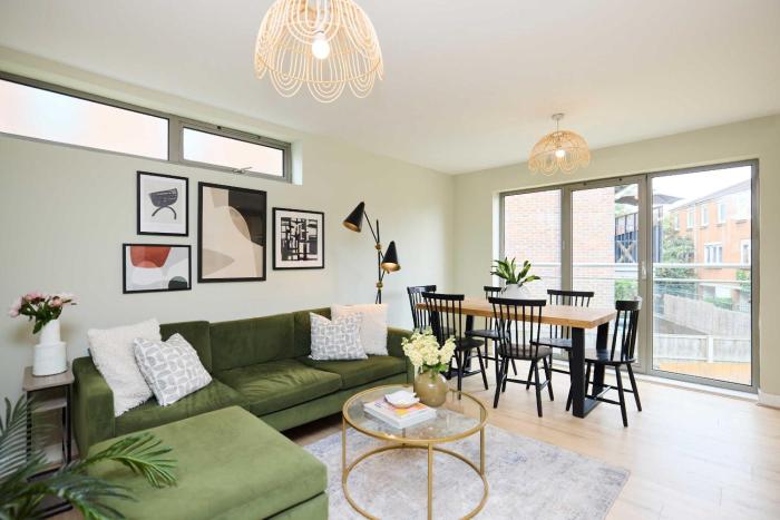 Stoke Newington Olive Velvet Three-Bed