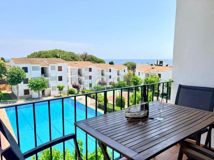 Apartamento en Calella de Palafrugell con vistas al mar, piscina y terraza