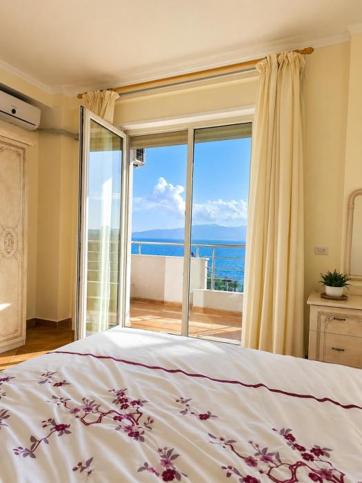 Sea view Apartment by promenade