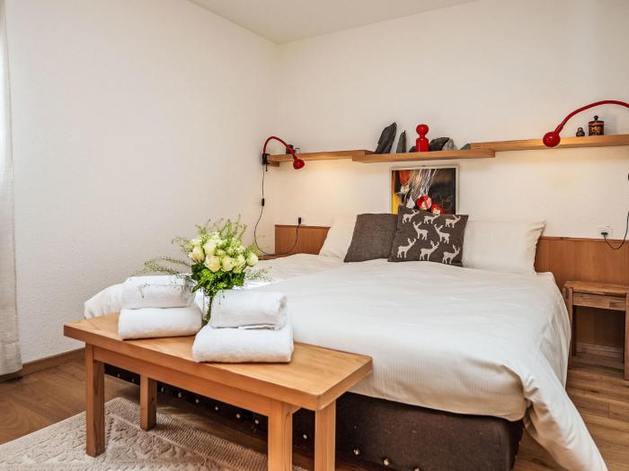 Apartment Chesa La Drosa MO by Interhome