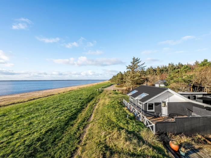 Holiday Home Esben - 15m from the sea by Interhome