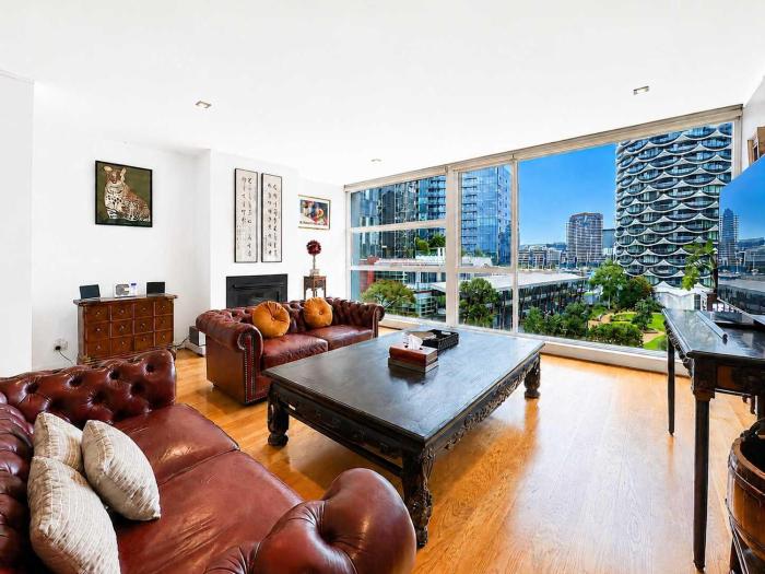 Luxury 4B Docklands Penthouse water city views