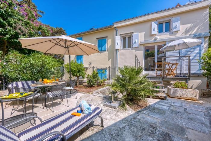 Charming Island Villa Alba - Happy Rentals
