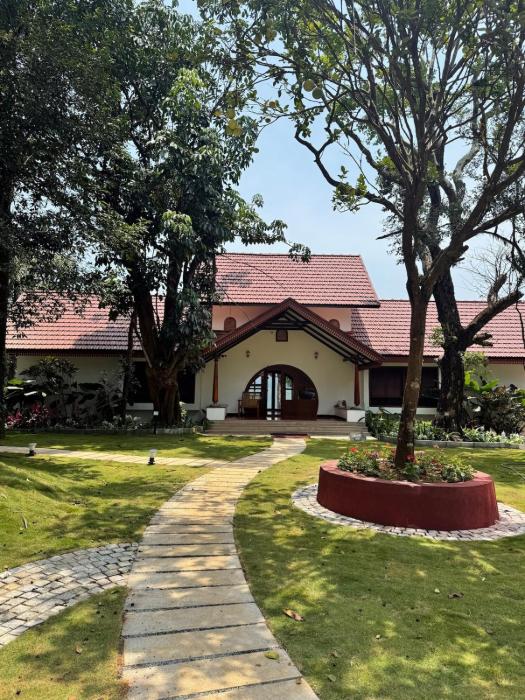 Anahata Coorg - Vegetarian heritage villa