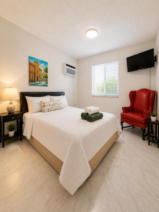 Central Miami 1BR 10 min to Cruise Port, Brickell & Wynwood Apt 201