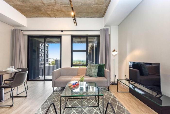 The Lineal 326 - Comfortable City 1BR Sandton Central Pool Access