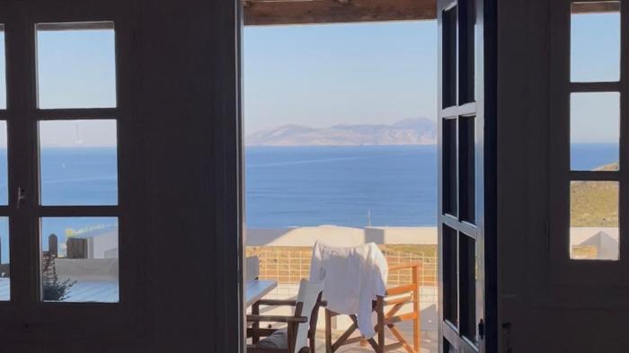 Chez Semiramis The Sun Touch House for 8 persons 5min from the beach