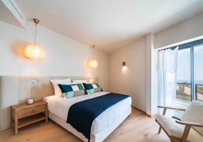 Charming Sea View Apartment - 2 BR