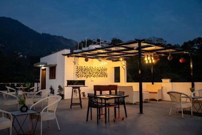 Sunhill Boutique Homestay by Lux Himalaya 8-Bhk