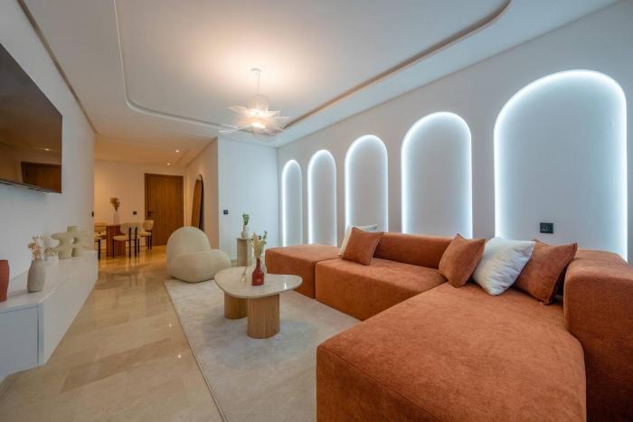 Stunning Luxury 2BR | Pool & Fitness | City Center