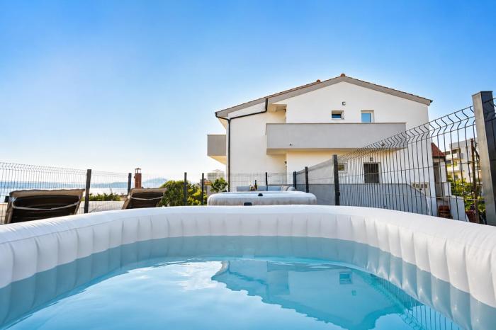 Blue Pearl Exclusive Apartment - First Row to the Sea with SPA, Znjan Beach,1st floor