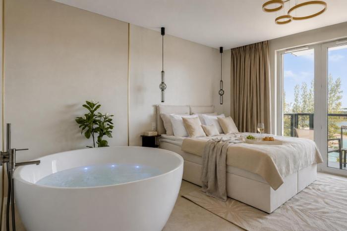 Bubble Love Suites - Jacuzzi in the Room by Lion Apartments