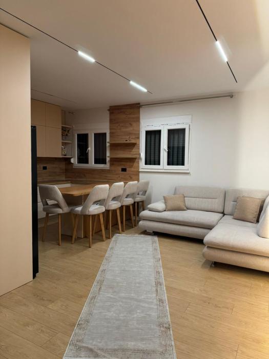 Tirana Prime 5