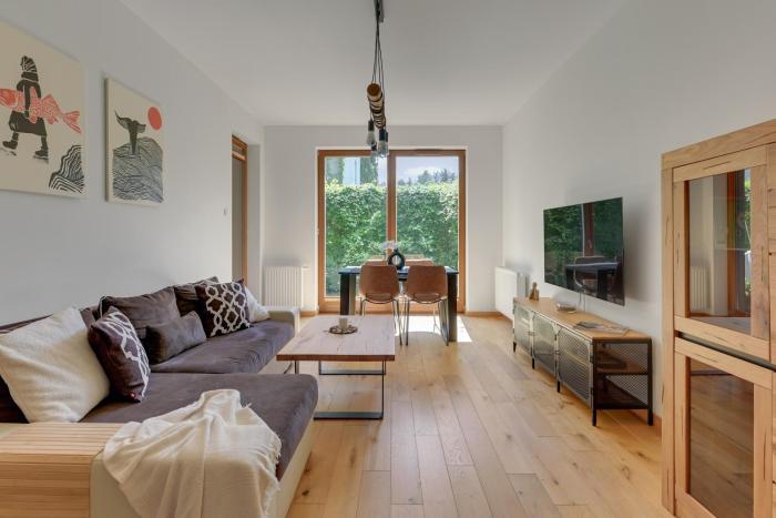 Nadmorski Dwór z tarasem by Grand Apartments