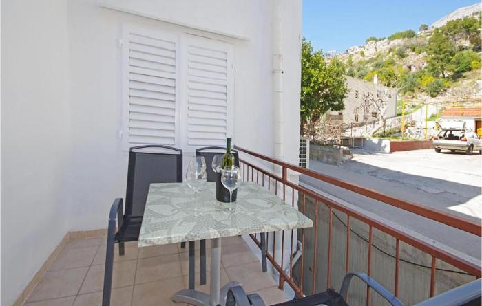 Cozy Apartment In Tucepi With Wifi