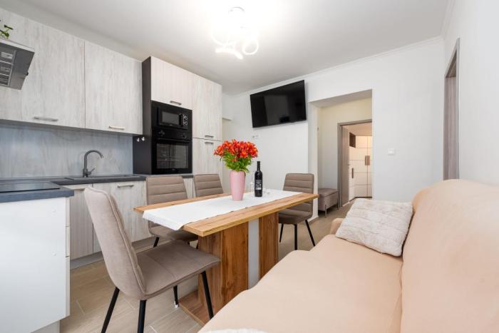 Apartment Any - 3 Bedrooms, Free Wifi, Old Town Zadar