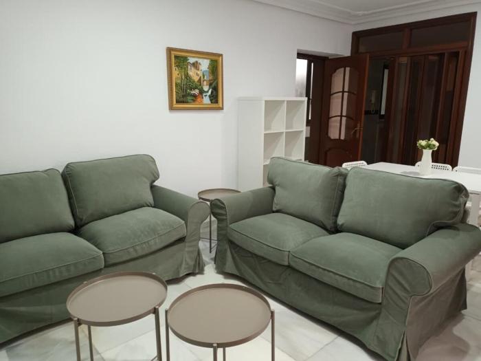 Traditional Patio Relaxation AirConditioned WiFi Spacious