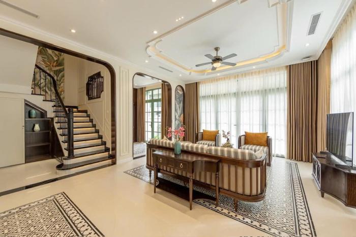 Evelyn Villa 8