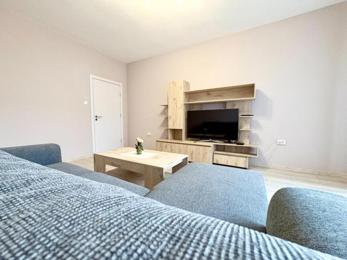 Blue Luna - Stylish City Escape in Varna