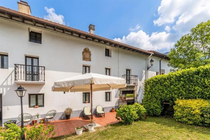 Uitzenea Casa familiar con jardín