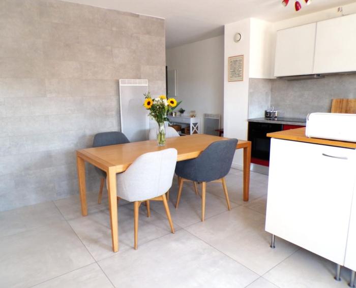 Elegant T2 lumineux de 65 m2 avec ascenseur à Aix en Provence