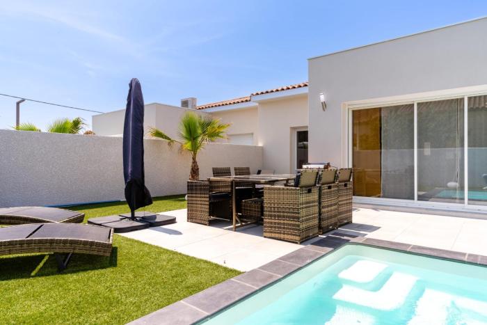 Duo Villas 6BR 2 Pools Beach 500 m