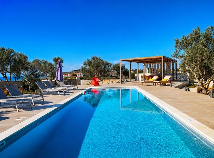 Niki Luxury Suites
