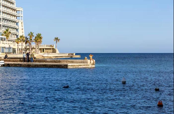 2-Br Duplex Penthouse Spinola Sea View Balcony