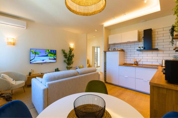 FRONTE MARE - Casa con Terrazzo con Free Parking e free WiFi